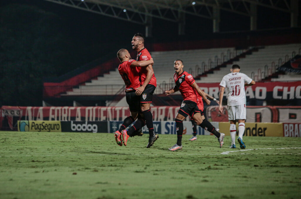 Atlético-GO tem desfalque no sistema defensivo para enfrentar o Atlético-MG