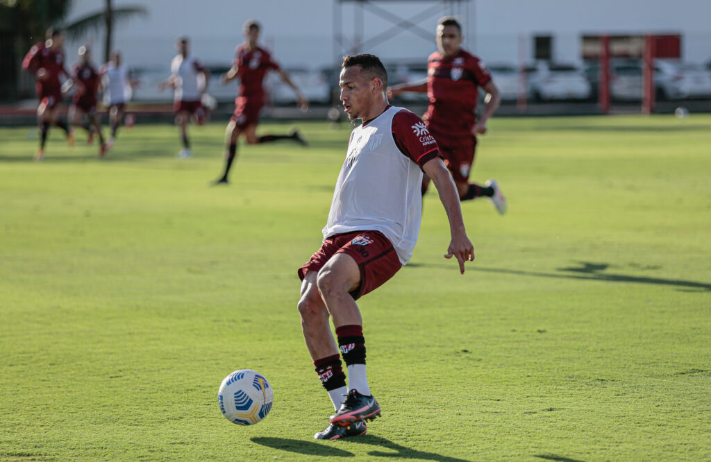 Após sondagens do futebol português