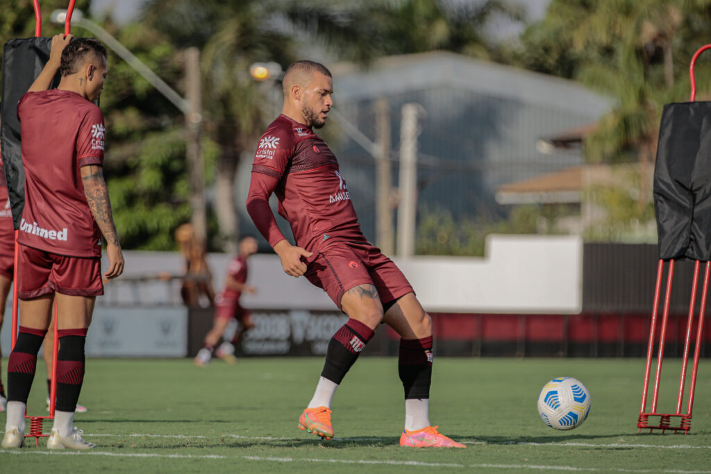 Eduardo Barroca não conta com dois atacantes contra o Corinthians