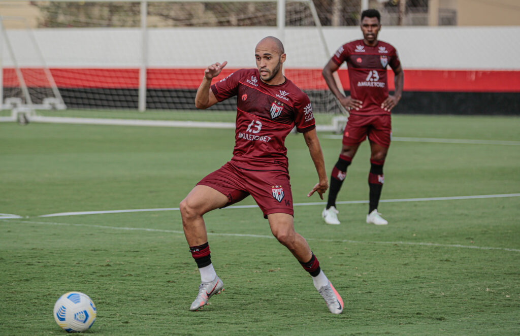 Dudu quer Atlético-GO "beirando a perfeição" para vencer o São Paulo