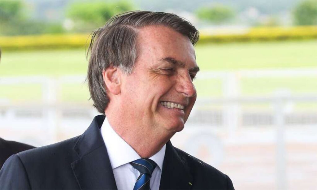 Presidente Jair Bolsonaro tem alta após cair dentro de casa em Brasília