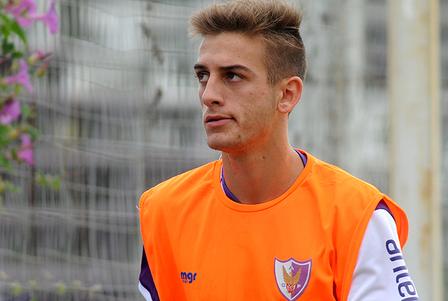 Meia-atacante uruguaio Facundo Boné desembarca em Goiânia para assinar com o Vila Nova