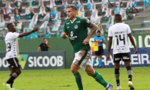 Goiás vence Botafogo e segue vivo na luta contra o rebaixamento