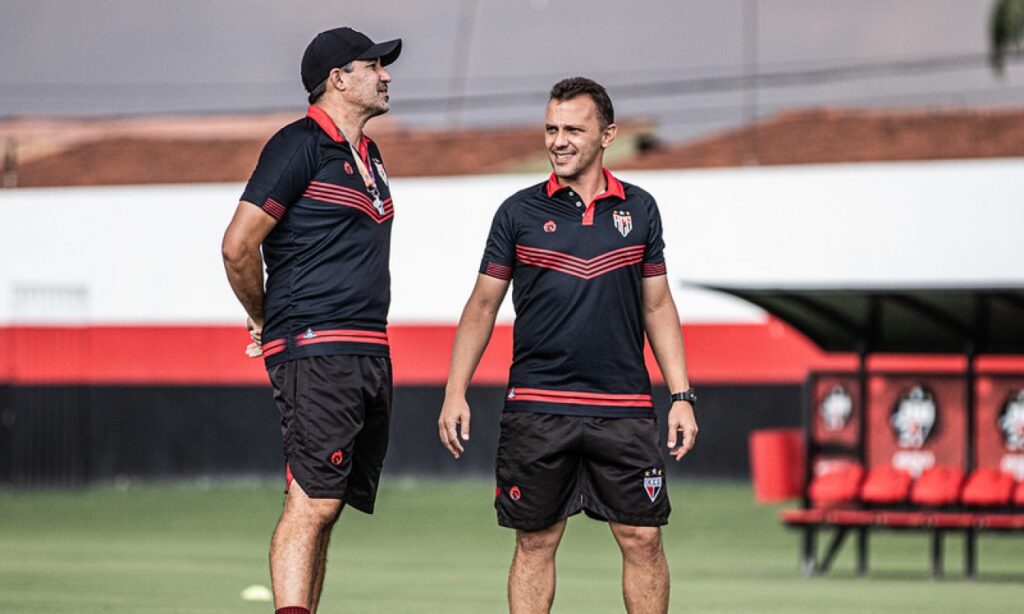 Atlético Goianiense e Palmeiras se enfrentam em duelo com treinadores interinos