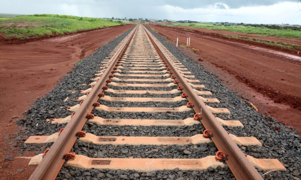 Bolsonaro deve assinar termo de concessão da ferrovia Norte-Sul em Anápolis