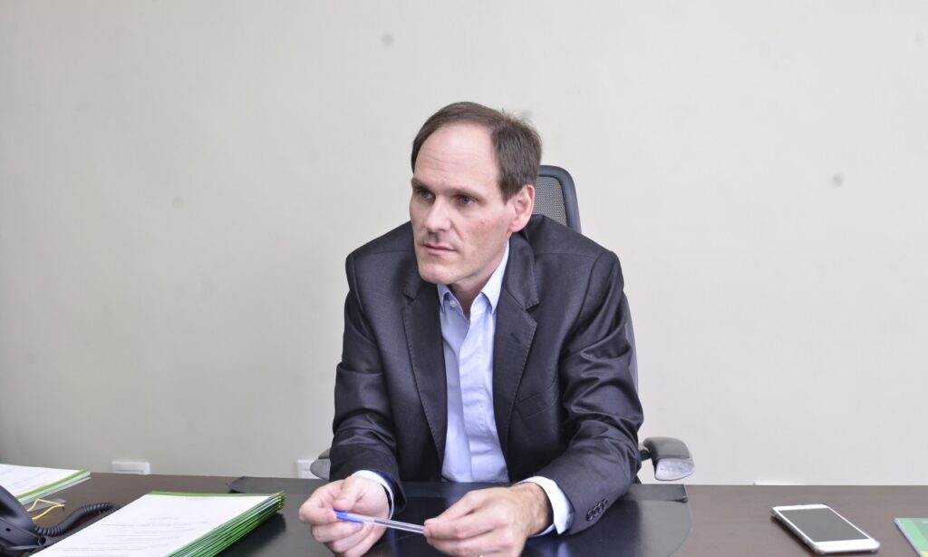 Lissauer afirma que não está enfrentando o Governo