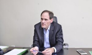 Lissauer afirma que não está enfrentando o Governo