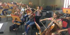 Orquestra Feminina se apresenta em homenagem ao Dia da Mulher