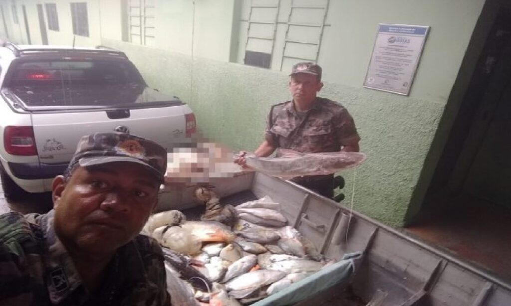 PM prende pai e filho por pesca e caça ilegal em Aruanã