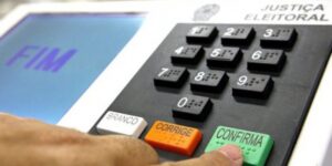 Urnas chegarão aos municípios no sábado