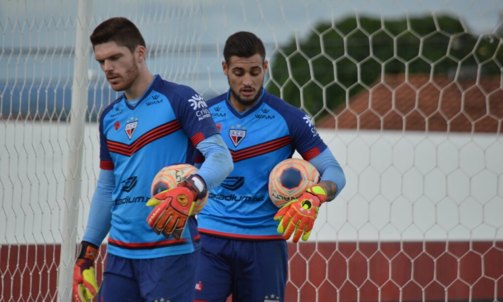 "O Maurício hoje é o titular e o Jean sabe disso"