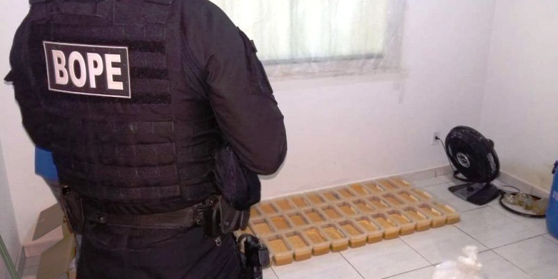 Polícia Militar fecha laboratório de cocaína