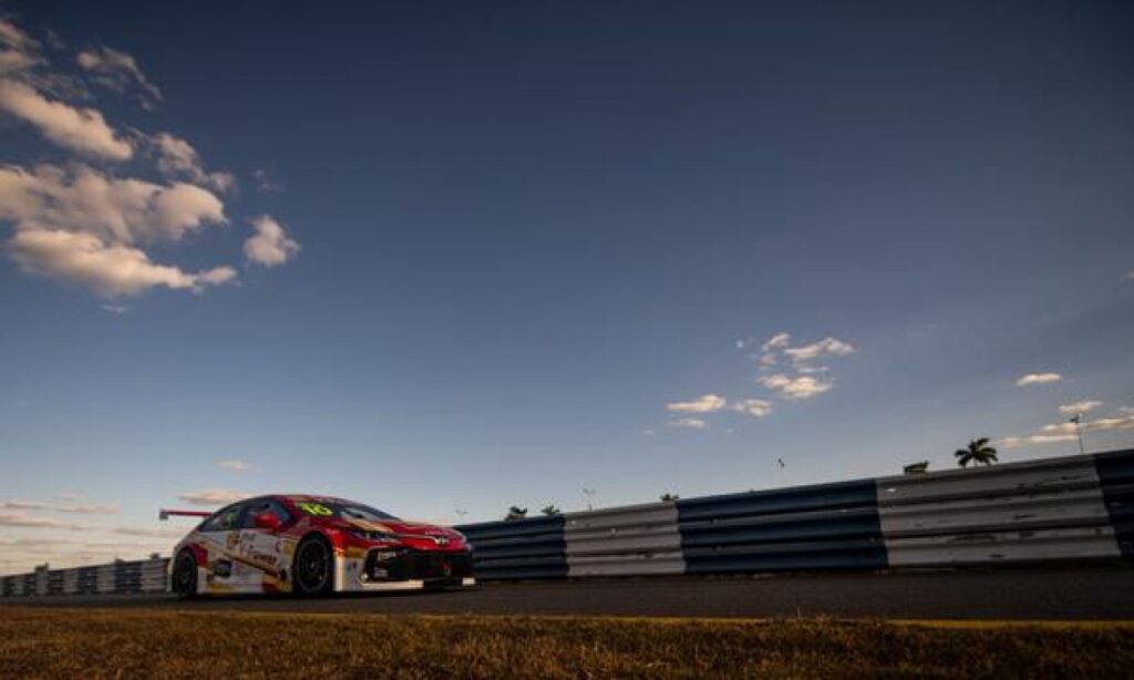 Ricardo Zonta garante a pole position em Goiânia