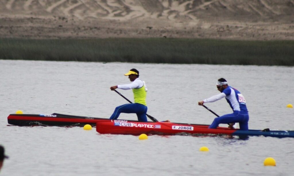 Isaquias Queiroz conquista o ouro na canoagem