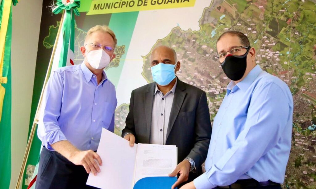 Deputado entrega sugestões ao prefeito de Goiânia para retomada de atividades produtivas