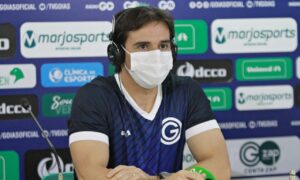 Thiago Larghi prega tempo para mudanças ocorrerem: “Futebol não se faz da noite para o dia"