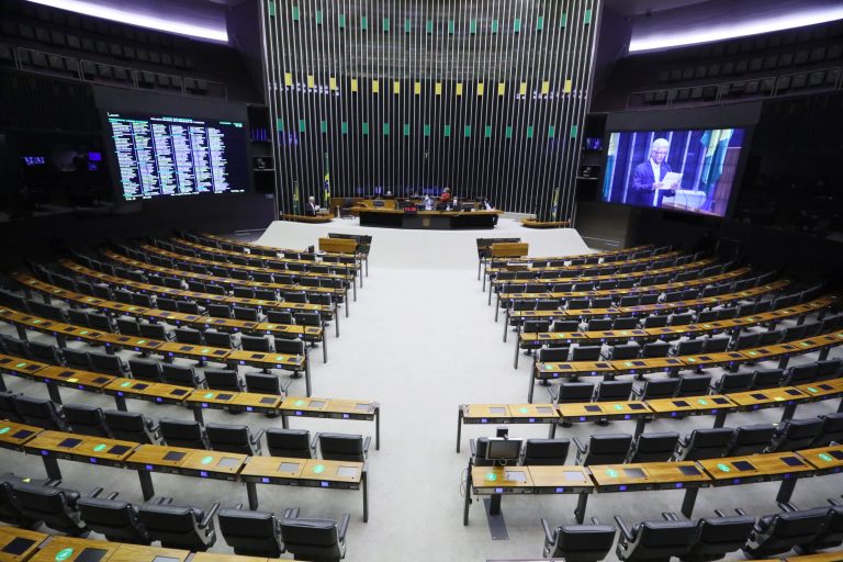 Deputados reduzem alíquota de tributação sobre dividendos