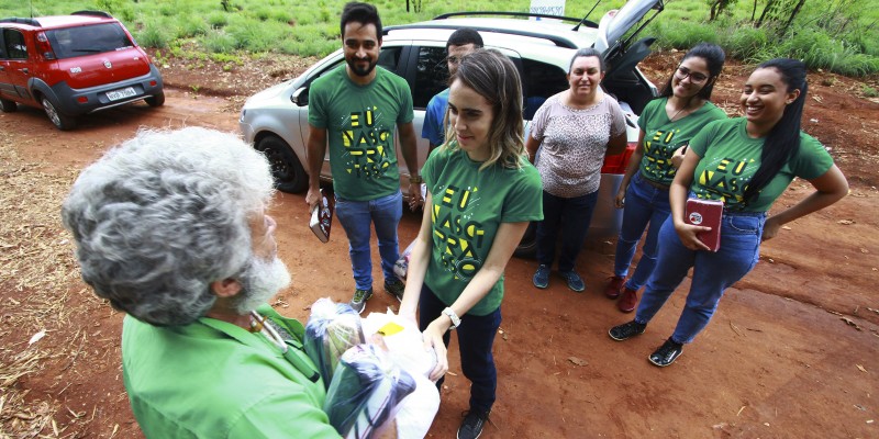 Cresce o número de brasileiros que realizam trabalho voluntário