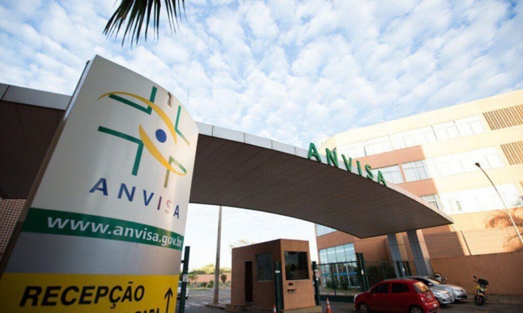 Anvisa decide autorização emergencial para uso de vacinas; assista ao vivo