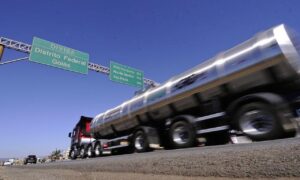 Caminhoneiros não aderem à greve em Goiás