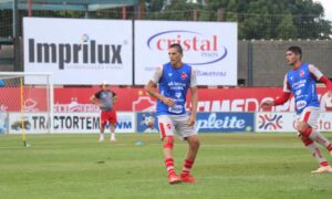 Após vitória Francesco provoca Goiás e chama clube de "mocinhas da cidade"