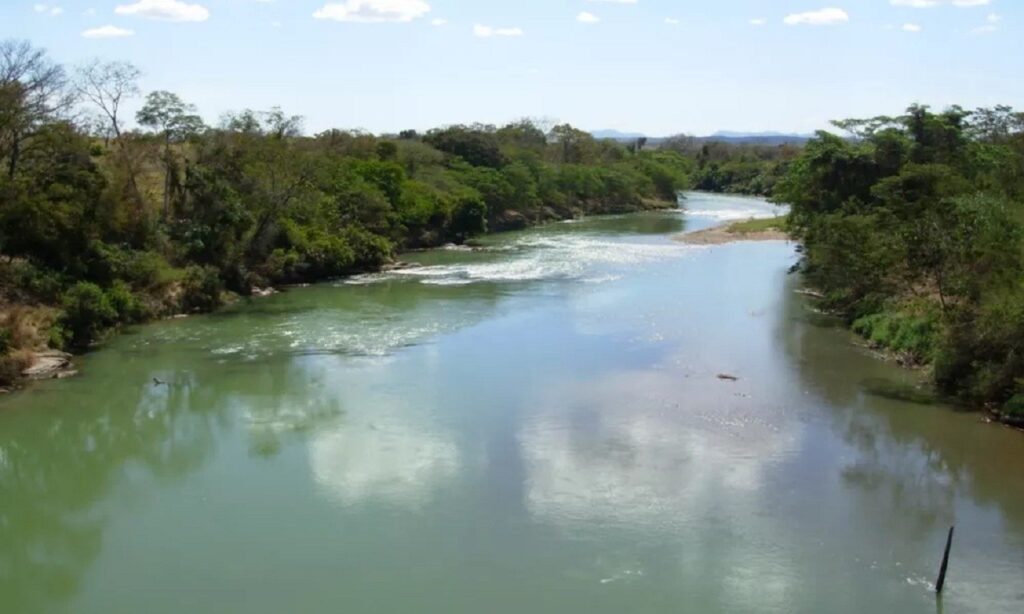 Adolescente morre afogado no Rio Maranhão