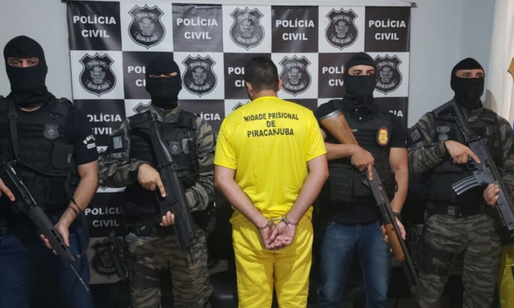 Vigilante penitenciário temporário é preso ao entregar drogas a detentos