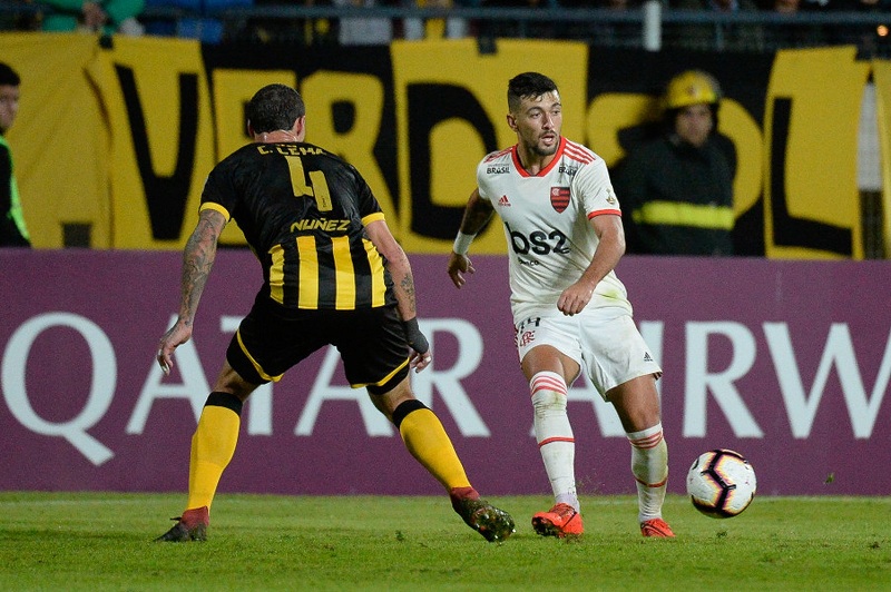 Flamengo e Grêmio avançam na Libertadores