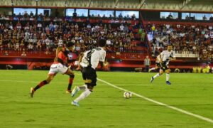 Atlético volta a empatar em casa e sai de campo sob vaias da torcida