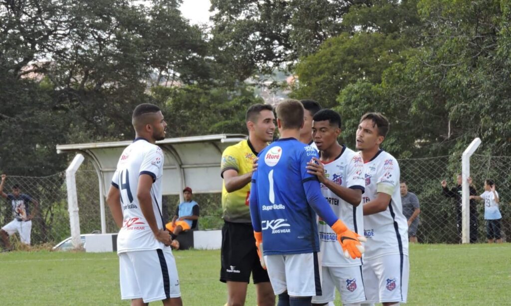 Goiás e Trindade se enfrentam na primeira partida da final