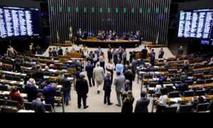 Câmara dos deputados rejeita destaques individuais à PEC da Previdência