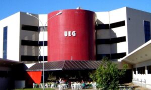 Coronavírus faz com que UEG suspenda vestibular do 2º semestre