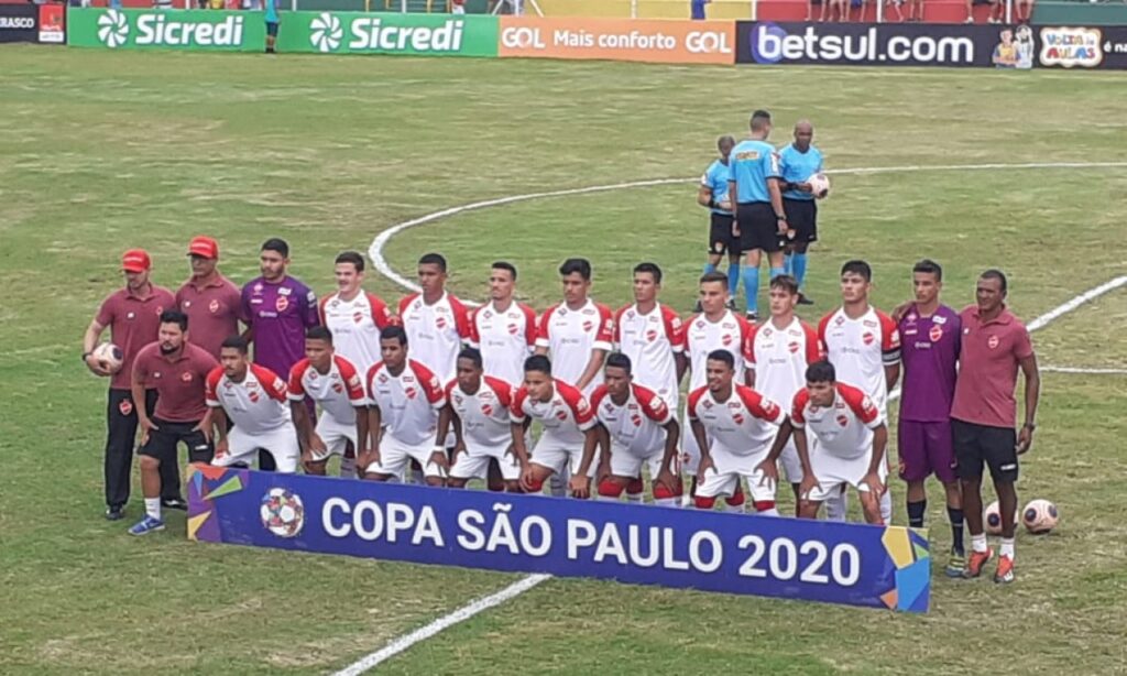 Vila Nova sofre goleada para Taboão e fica a um passo da eliminação