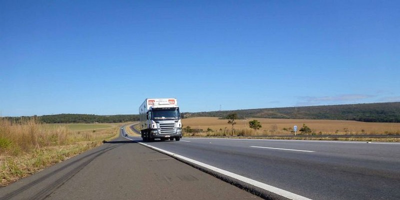 Bolsonaro cancela instalação de 8 mil radares em estradas do país