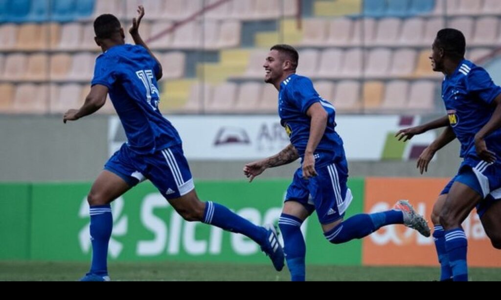 Cruzeiro marca no primeiro minuto e vence o Trindade