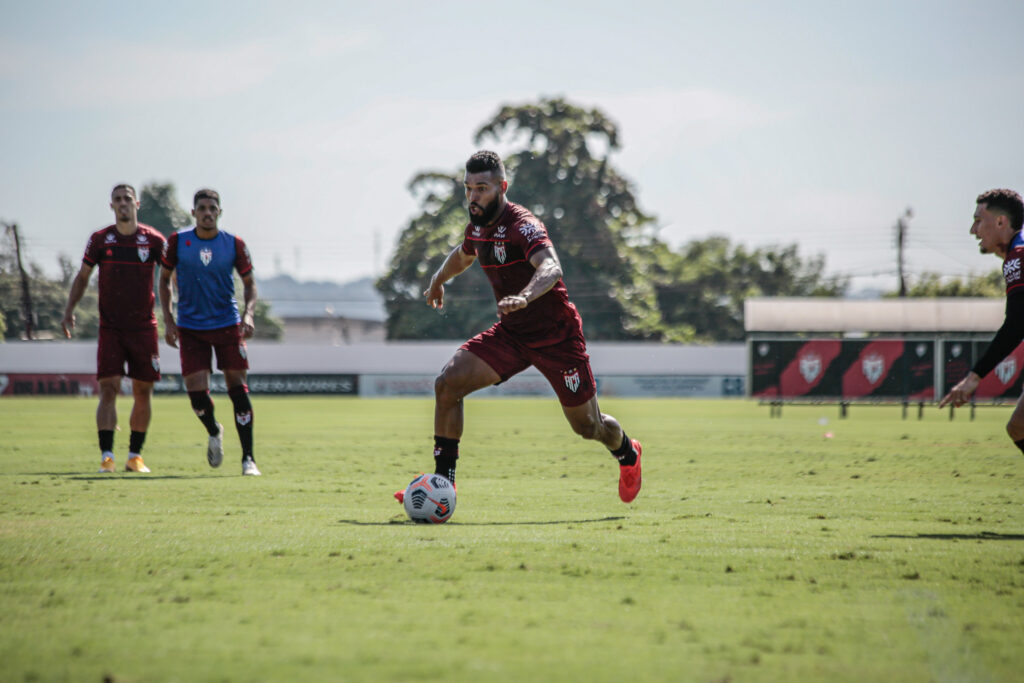 Volante vê Palmeiras