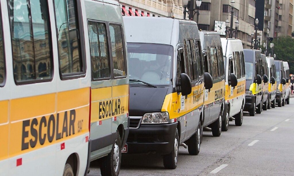 Governo de Goiás já liberou R$ 3 milhões para empresários do transporte escolar