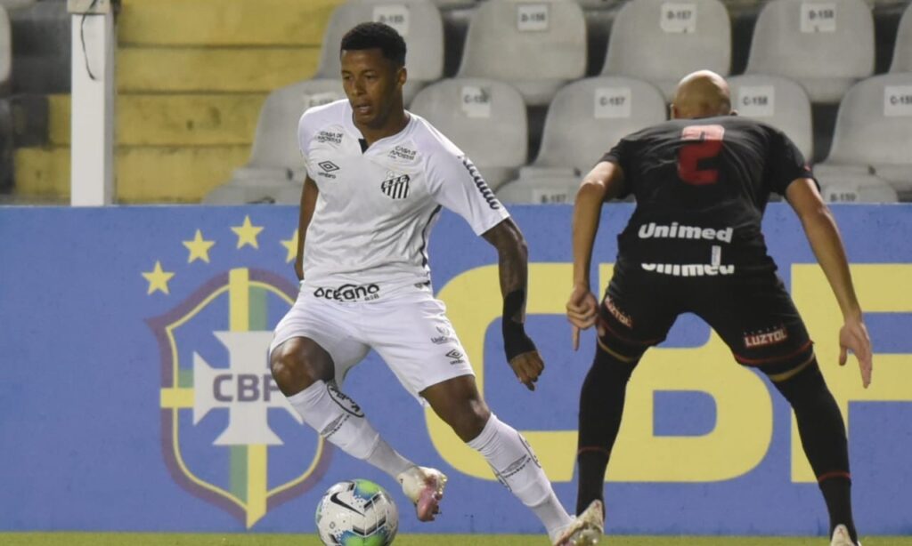 Atlético vence o Santos