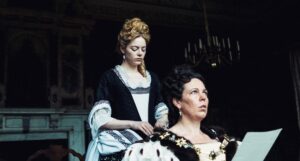 ‘A Favorita’ narra a disputa de duas mulheres para chamar atenção de outra