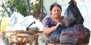 Trindade com coleta de lixo irregular