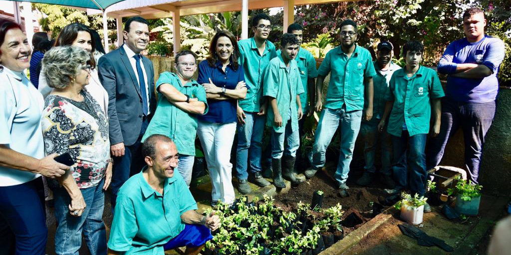 Alunos da Apae vão fazer paisagismo de jardins do Palácio das Esmeraldas