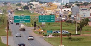 Goiás vacina mais de 82 mil moradores do Distrito Federal contra Covid-19