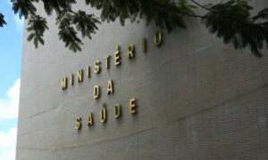 Ministério da Saúde publica portaria que reduz para 10 dias o afastamento do trabalho por Covid-19