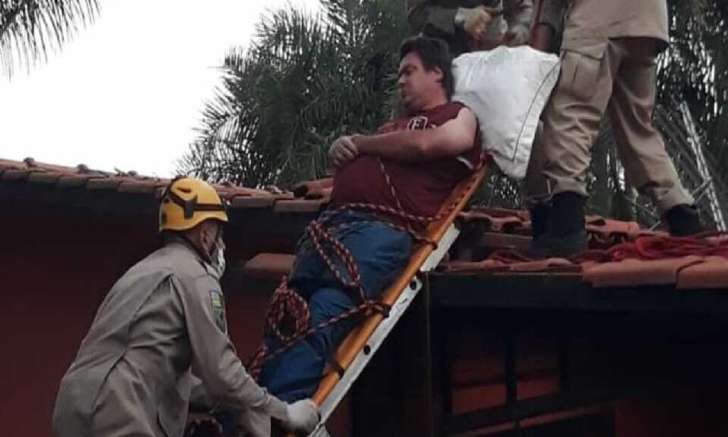 Homem fica com braço paralisado após sofrer choque elétrico em Goianira