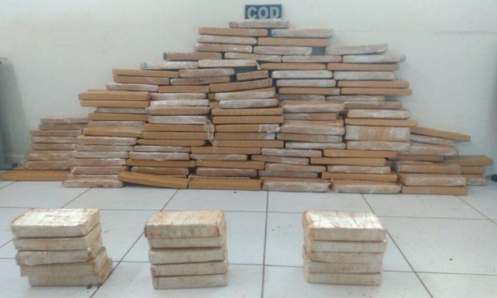 5 são presos com meia tonelada de maconha e 100kg de cocaína