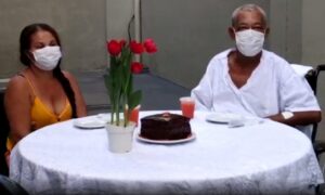 Paciente comemora Dia dos Namorados com esposa em hospital de Goiânia