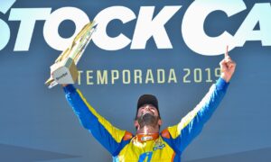 Stock Car tem duelo entre parceiros pela liderança no Velopark