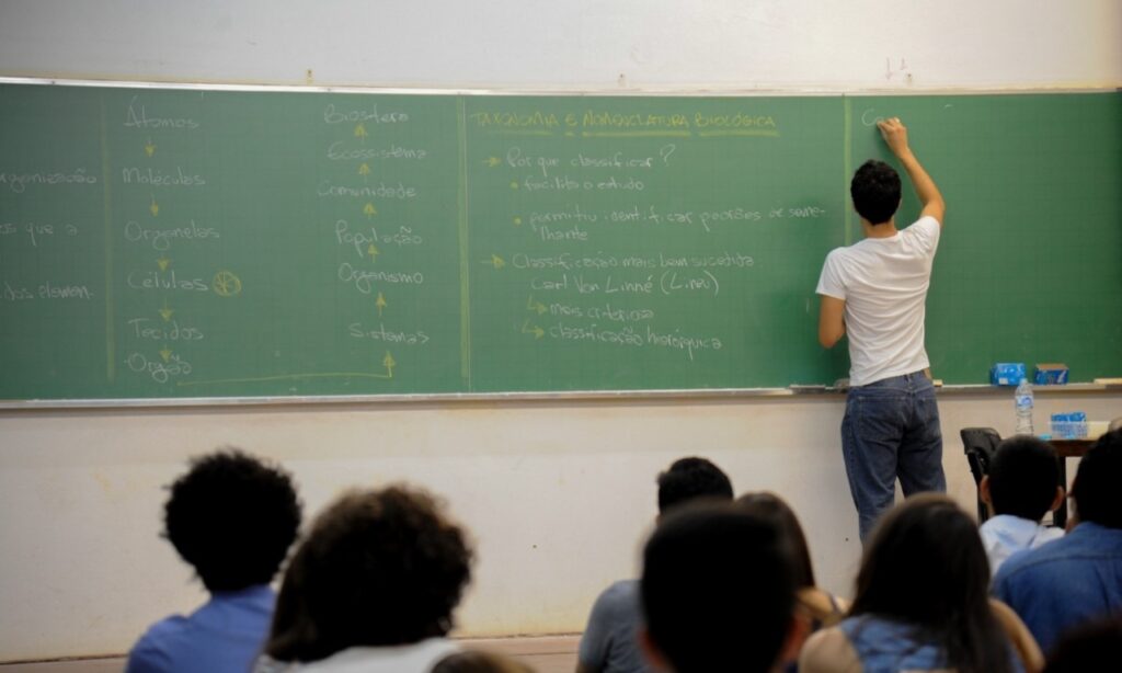 Faespe abre processo seletivo para a contratação de professores