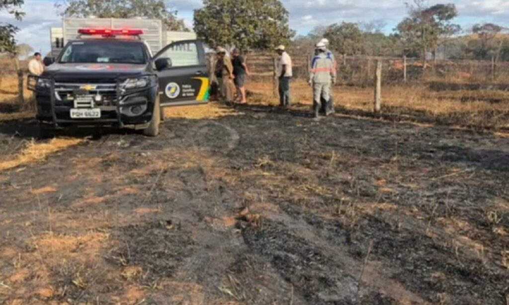 Dois morrem eletrocutados enquanto apagavam incêndio em fazenda de Cumari