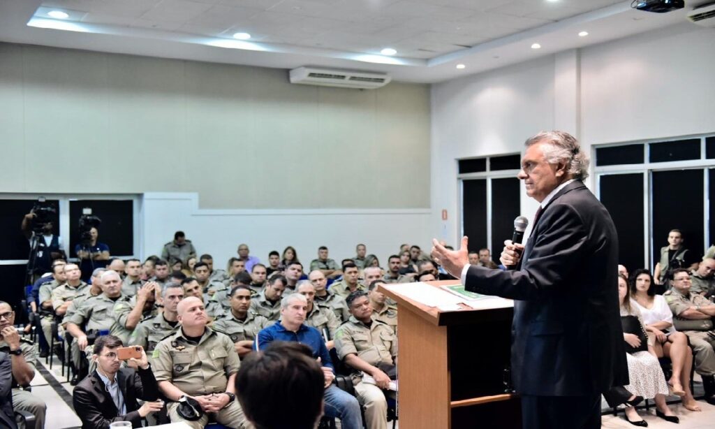 Caiado faz balanço sobre área policial e anuncia novas ações